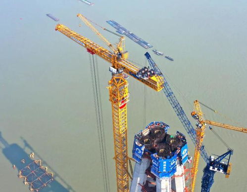 最大汽车塔吊多少吨(最大汽车塔吊的承载能力，探索塔吊技术的极限)