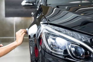 汽车店可洗多少(汽车店的可洗车辆数量研究，影响因素与潜在可能性分析)