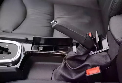 汽车后刹车距离多少(汽车后刹车距离多少，影响因素与标准解析)