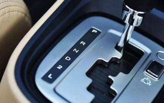 手动汽车拐弯车速多少(手动汽车拐弯时的车速控制)