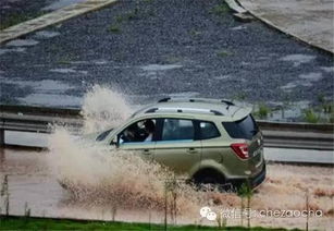 汽车雨天行驶速度多少(汽车雨天行驶速度多少，安全驾驶的考虑与建议)