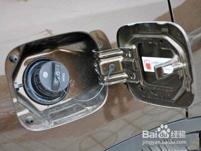 汽车油箱大号多少升(汽车油箱大号多少升，油箱容量与车型的关系解析)