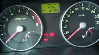 汽车出厂油耗还原多少(汽车出厂油耗还原多少，探究真实油耗与理论数值的差异)