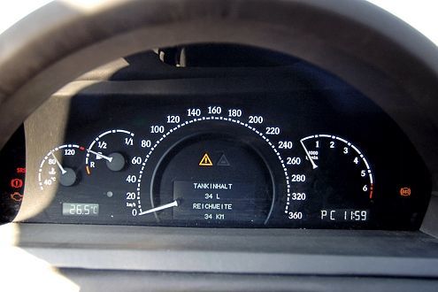 红星汽车转速多少转