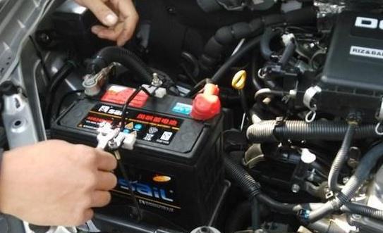 汽车电瓶多少v才好