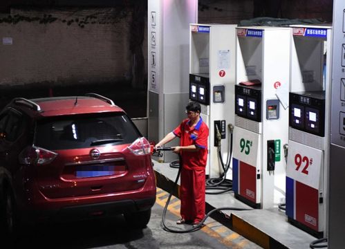 100多少升油汽车 100多少升油汽车