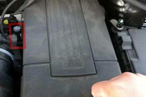 汽车电瓶铁锌含量多少