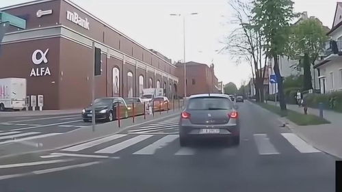 汽车拐弯多少速度超速