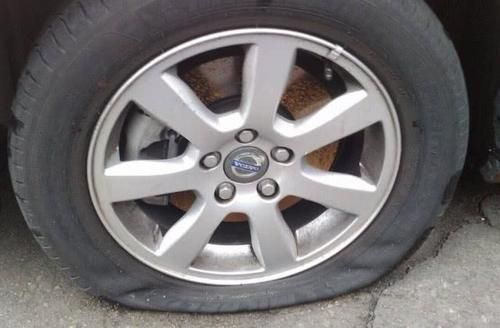 汽车补胎多少点上班