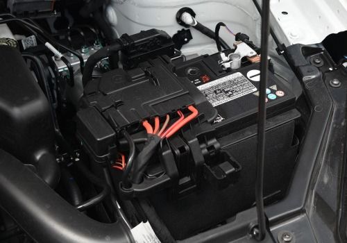 易行汽车电瓶多少伏