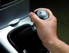 汽车换挡转速多少合适