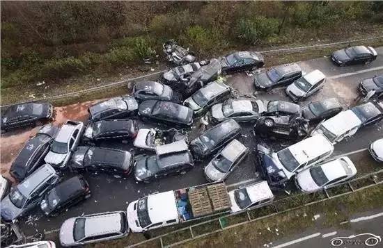 中国每年多少汽车事故 中国每年多少汽车事故