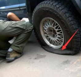 汽车补胎打气打多少