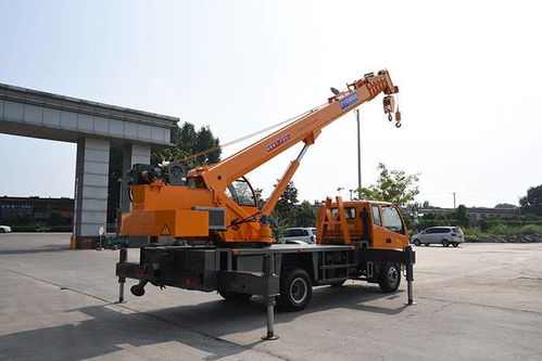 汽车吊多少车轮