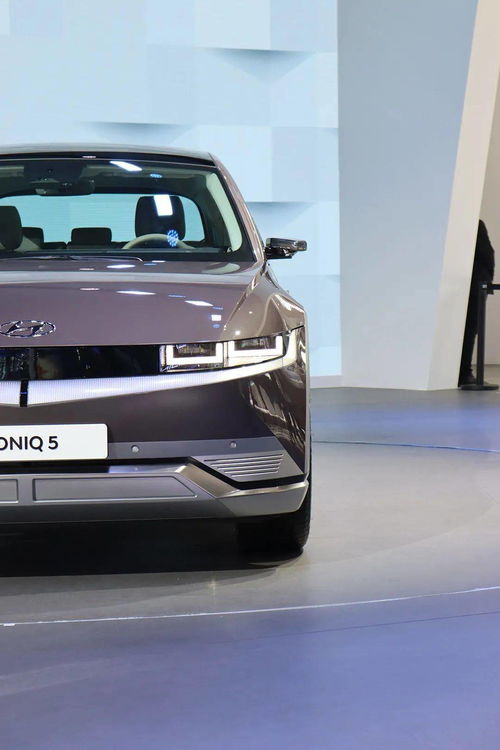 现代汽车大灯 多少电压