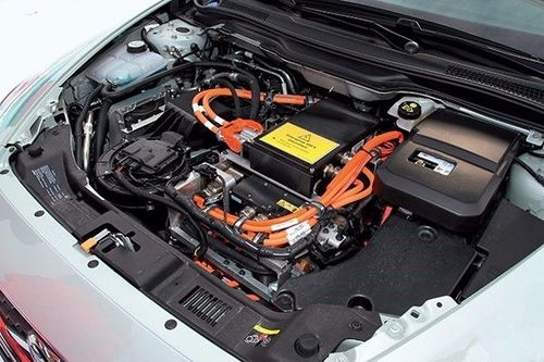 汽车预热用多少电