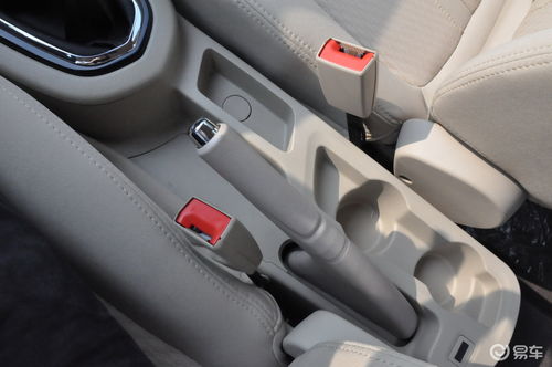汽车脚刹空间多少合适