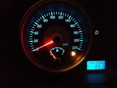 汽车剩多少会报警