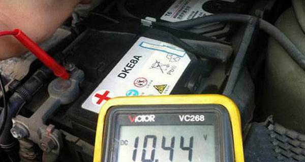 汽车电池测量多少正常