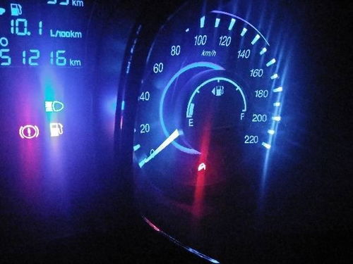 汽车感应大灯多少照度 汽车感应大灯多少照度