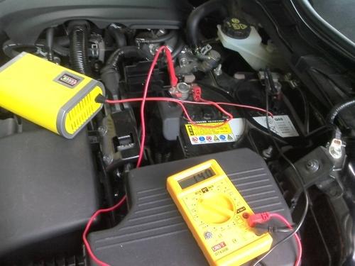 电瓶低于多少启动汽车 电瓶低于多少启动汽车