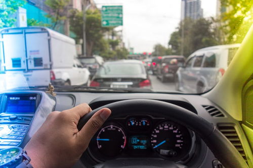 汽车发动要多少油 汽车发动要多少油