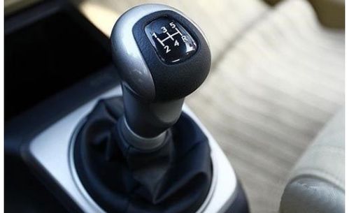 汽车加档速度多少合适 汽车加档速度多少合适