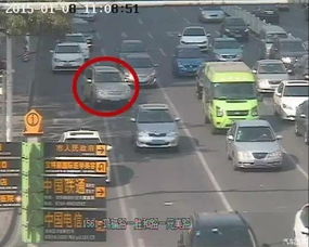 汽车转弯直行扣多少