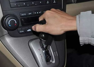 汽车待速应该多少