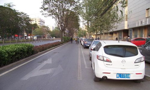 汽车违规停放扣多少