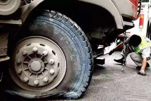 汽车的后轮磨损多少