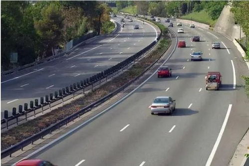 汽车市区多少转 汽车市区多少转