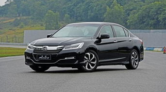 雅阁汽车重量多少吨