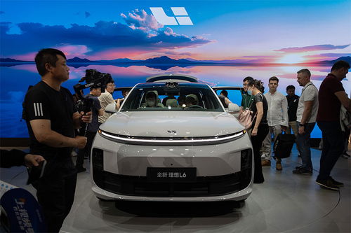 理想汽车亏损多少亿