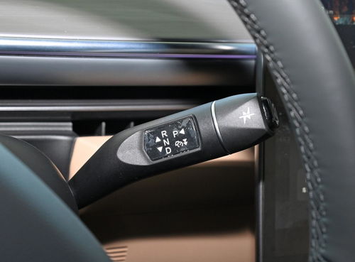 阿尔法汽车自重多少吨