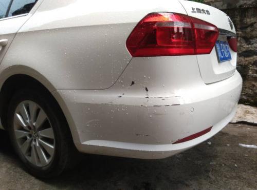 汽车刮花了补多少