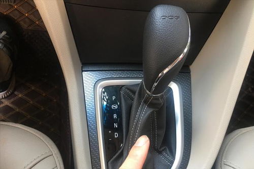 汽车油门踩多少档