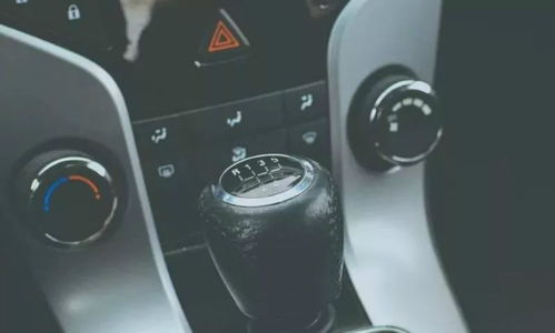 汽车降挡转速多少最佳 汽车降挡转速多少最佳