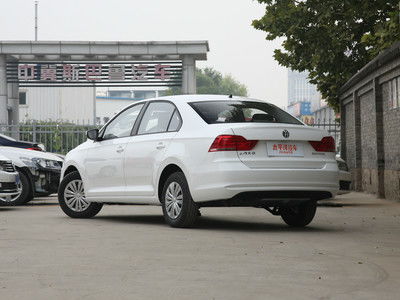 桑塔纳汽车油耗多少