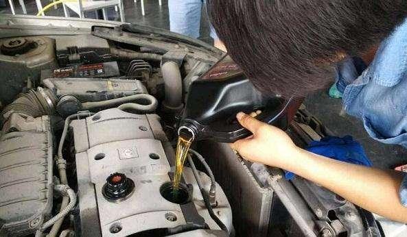 汽车多少机油合理呢 汽车多少机油合理呢