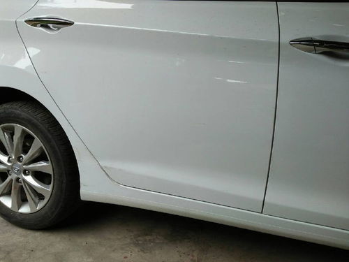 汽车喷漆能用多少油漆