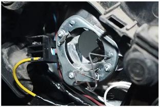 汽车换灯泡人工多少