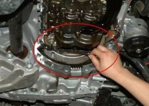 汽车要更换多少油路