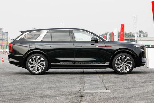 红旗汽车自重多少吨