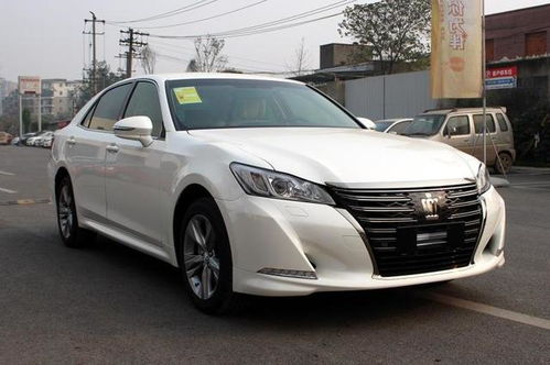 皇冠汽车排量多少吨重