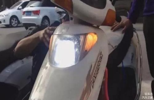 汽车大灯配多少电压 汽车大灯配多少电压