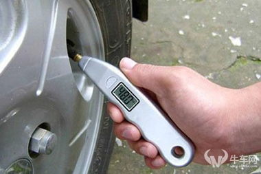 汽车胎压充气多少