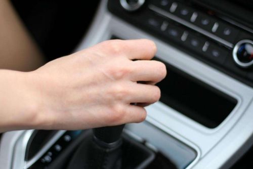 汽车挂档速度多少