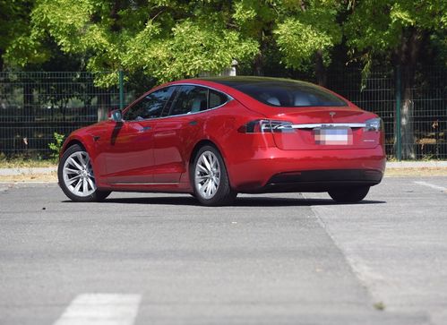 特斯拉汽车保费多少万