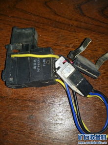 汽车小电池 电压多少